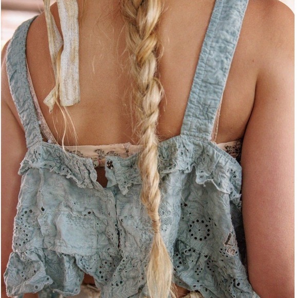 Magnolia Pearl Eyelet Lace Ruffle Tank Top Blue Floral Embroidered NWT - Picture 2 of 5